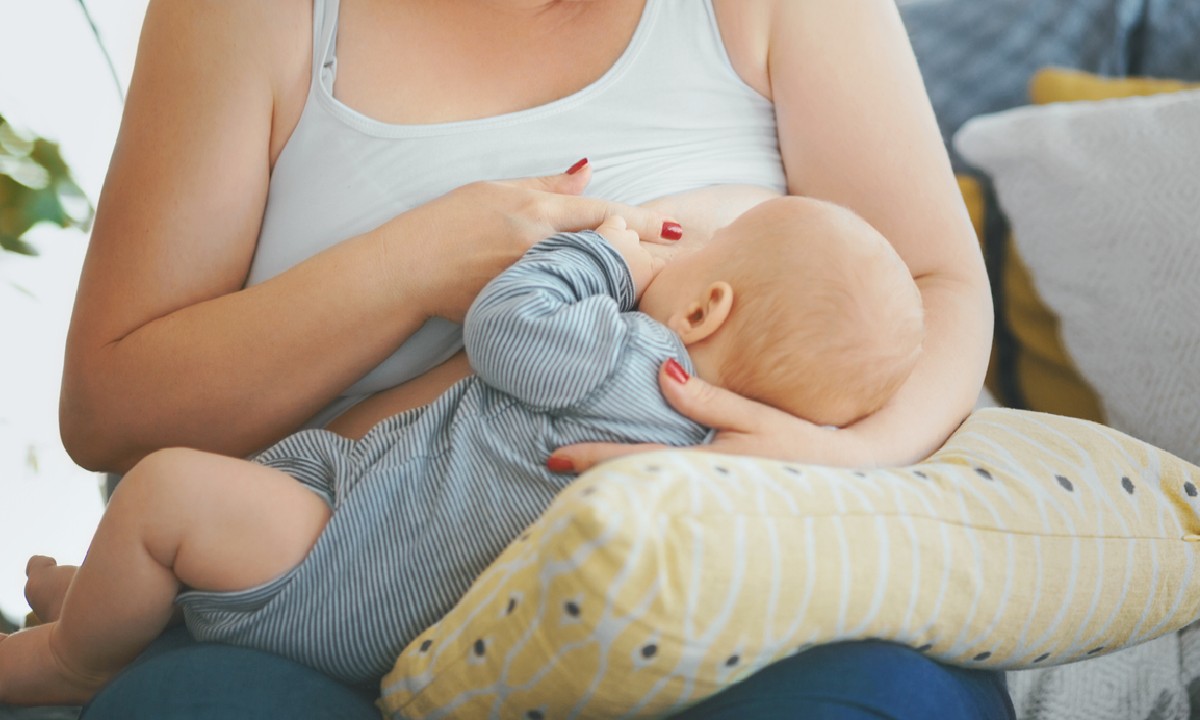 breastfeeding pillow mighty-moms Get a Breastfeeding Pillow