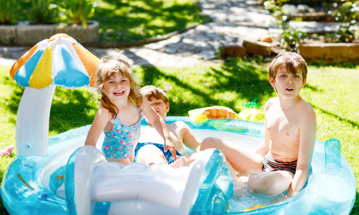 pool floaties mighty-moms Some Safety Measures for Your Kid’s Next Pool Day
