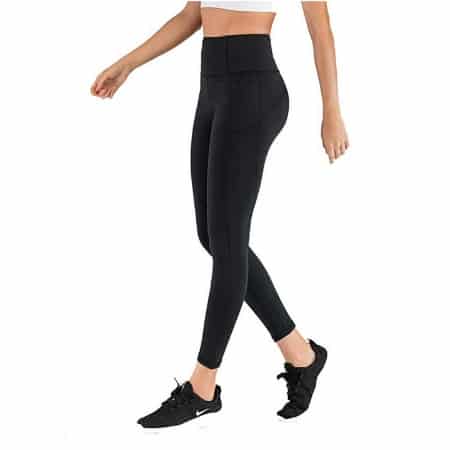 Best Postpartum Clothes: Yoga Pants -- MightyMoms.club